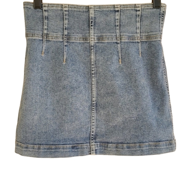 FREE PEOPLE VIRGO Front Zip Jean Skirt 27 Mini Indigo Blue Light Wash Denim - Picture 12 of 14